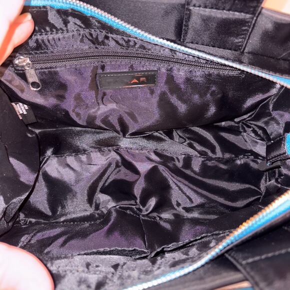 TAHARI Black and Blue Nylon Bag crossbody Shoulder Day Pack Cooler NWT - Picture 7 of 10